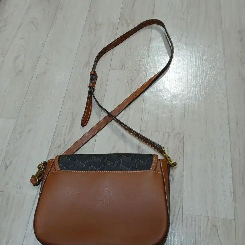 [BUNJANG] Jill Stuart Brown Pattern Crossbody Bag / 질스튜어트 브라운 패턴 크로스백