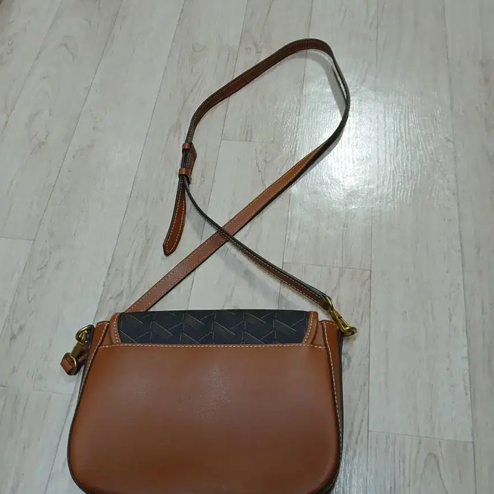 [BUNJANG] Jill Stuart Brown Pattern Crossbody Bag / 질스튜어트 브라운 패턴 크로스백