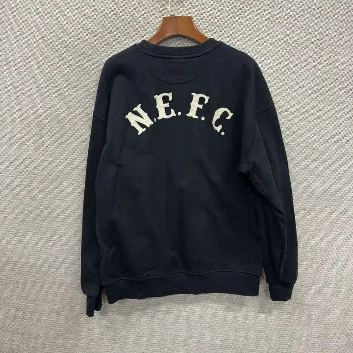 [BUNJANG] New Era Oversized Embroidered Sweatshirt / 뉴에라 오버핏 자수 스웻셔츠 맨투맨 95 A07385