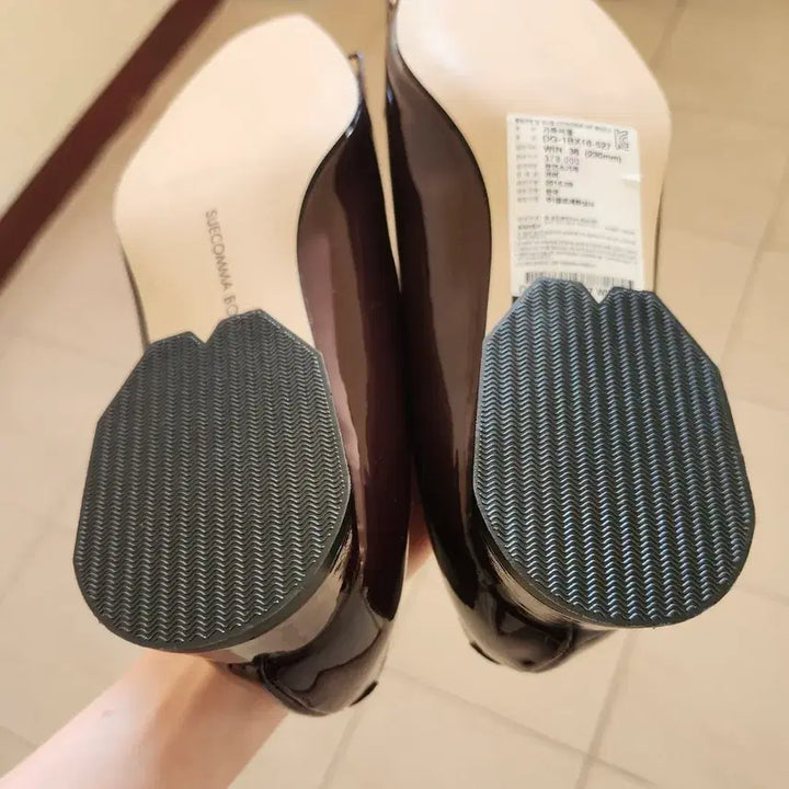 [SOLD OUT] 슈콤마보니 새상품 버클 펌프스 230 정가37만 굽3cm