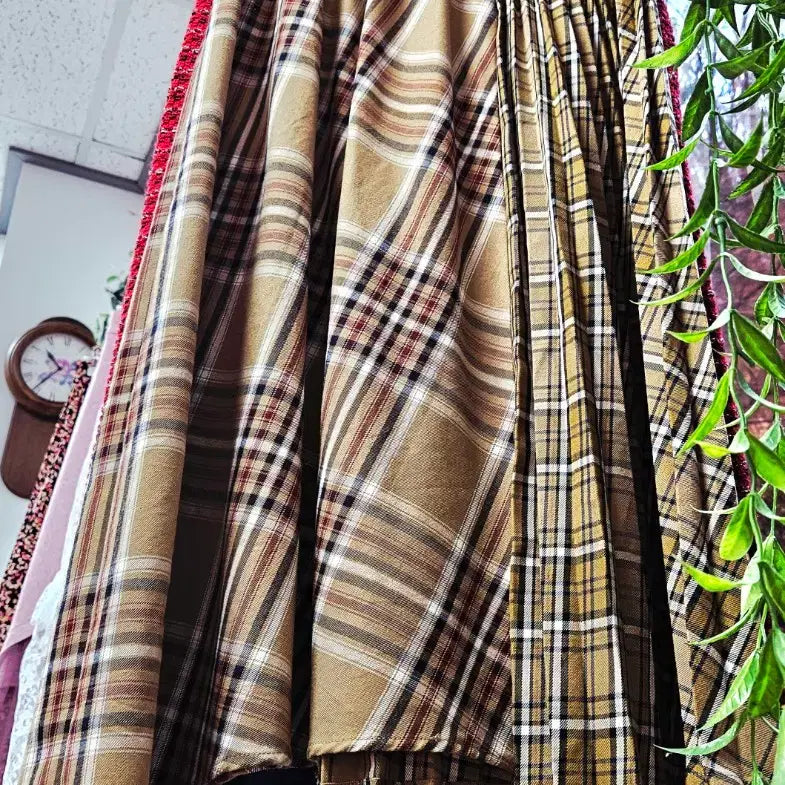 [BUNJANG] Check Pleated Asymmetrical Skirt / 체크 플리츠 언발 밴딩스커트(66~)