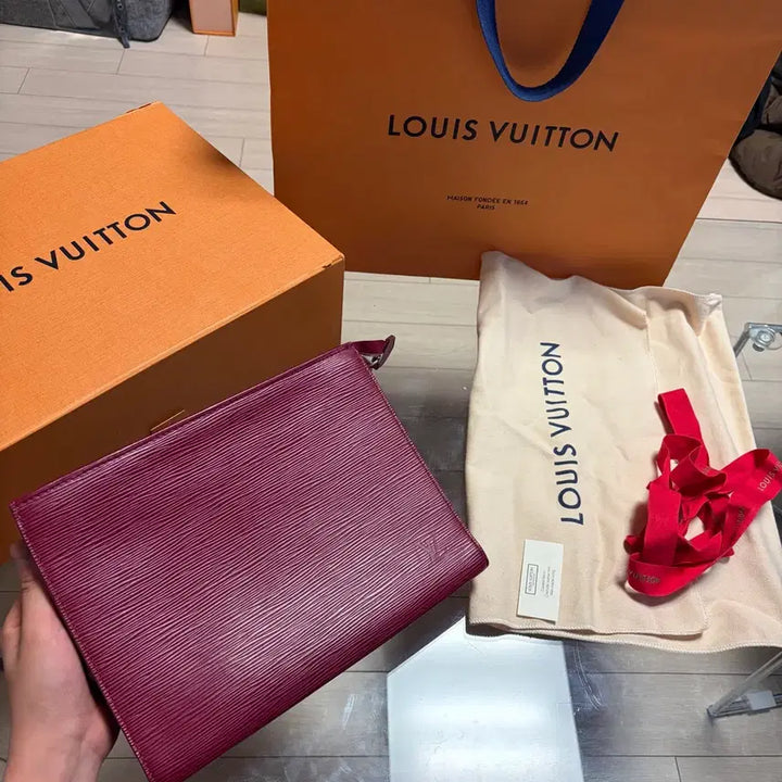 [BUNJANG] Louis Vuitton Epi Clutch / {새상품급/최저가}루이비통 에삐 클러치