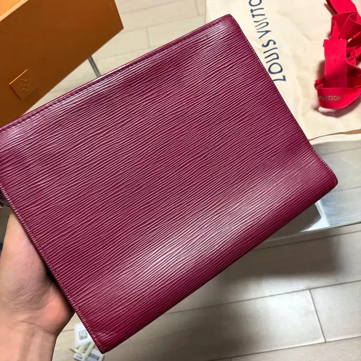 [BUNJANG] Louis Vuitton Epi Clutch / {새상품급/최저가}루이비통 에삐 클러치
