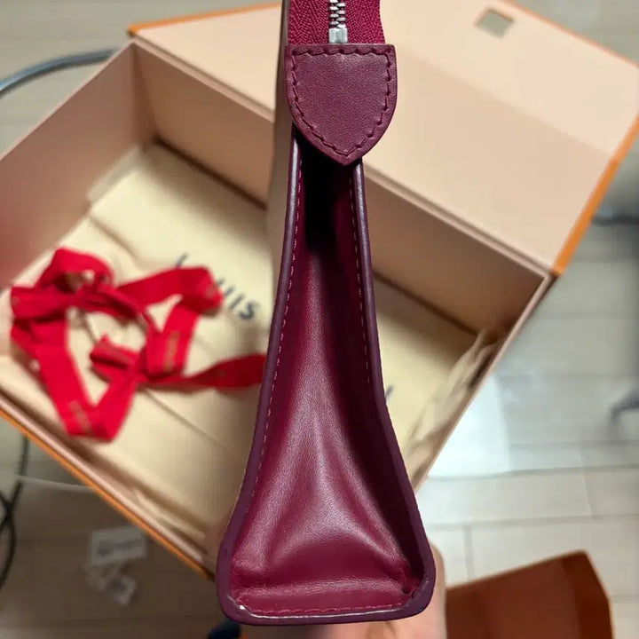 [BUNJANG] Louis Vuitton Epi Clutch / {새상품급/최저가}루이비통 에삐 클러치