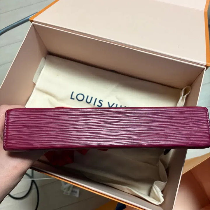 [BUNJANG] Louis Vuitton Epi Clutch / {새상품급/최저가}루이비통 에삐 클러치