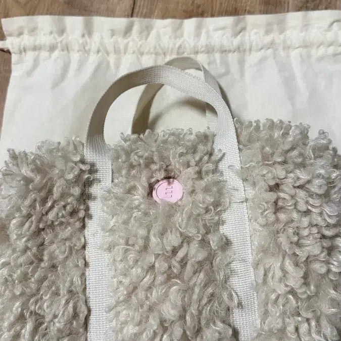 [BUNJANG] Minitmute Shearling Tote Cream / 미닛뮤트 시어링 토트 크림