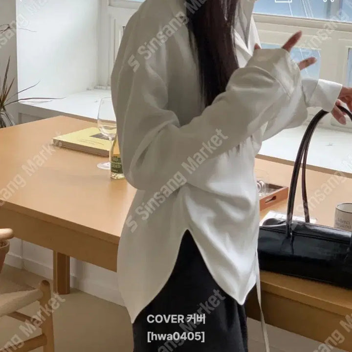 [BUNJANG] Generic Blouse - White/Sky Blue - Shirt / 셔츠 블라우스(새상품)팔로우특가