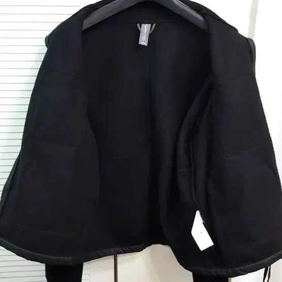 [BUNJANG] Unaffected Fleece Jacket Black / 언어펙티드 플리스 자켓 블랙 프리