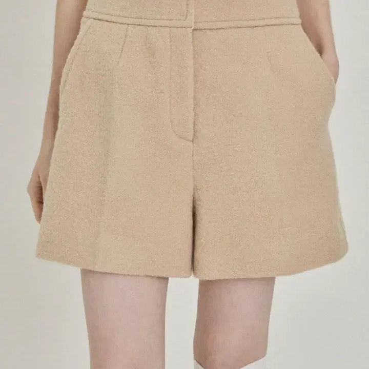 [BUNJANG] Romancechic Signature Wool Shorts / 로맨시크 시그니쳐 울 쇼츠