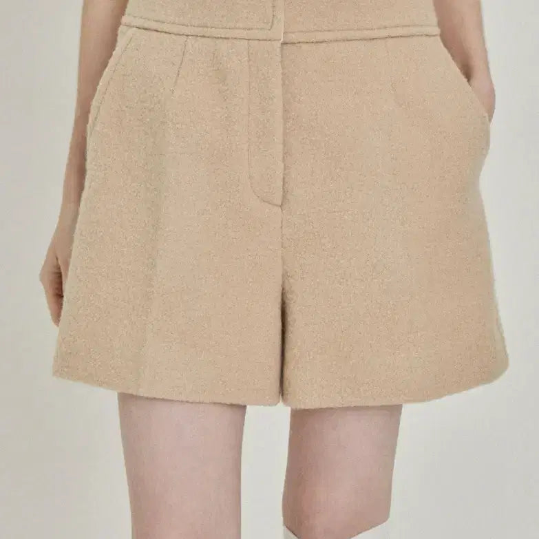 [BUNJANG] Romancechic Signature Wool Shorts / 로맨시크 시그니쳐 울 쇼츠