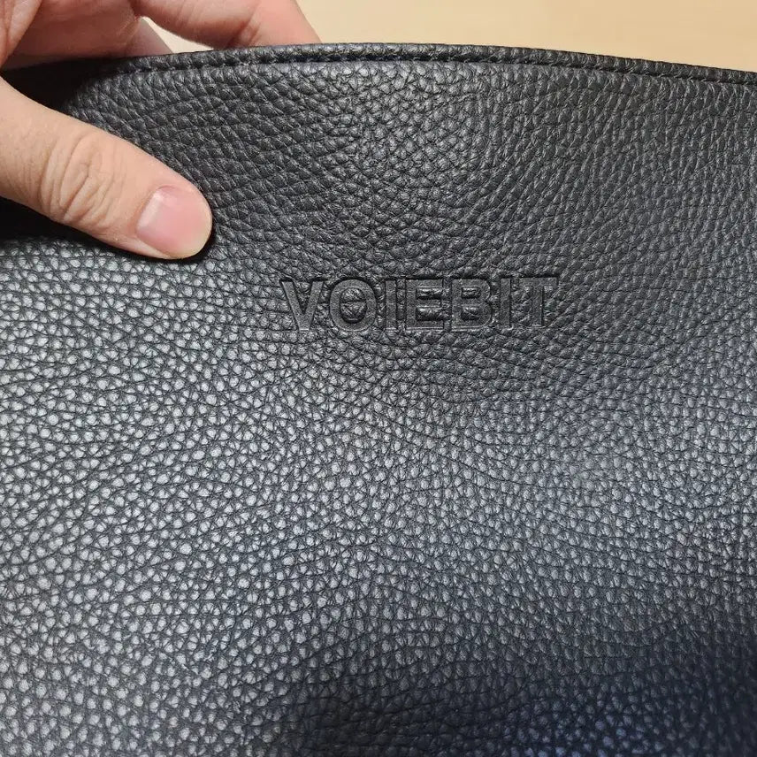 [BUNJANG] Bvavitt Leather Crossbody Bag / 브아빗 가죽 소가죽 크로스백