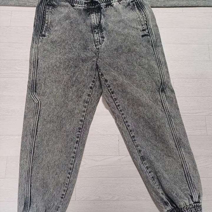 [BUNJANG] Juun.J Black Denim Jogger Pants (Size 52) / 준지 흑청데님조거팬츠 52사이즈