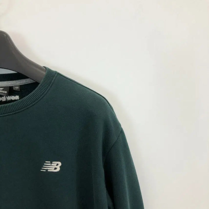 [BUNJANG] New Balance Green Sweatshirt (Size 100) / 뉴발란스 그린 스웻셔츠 100