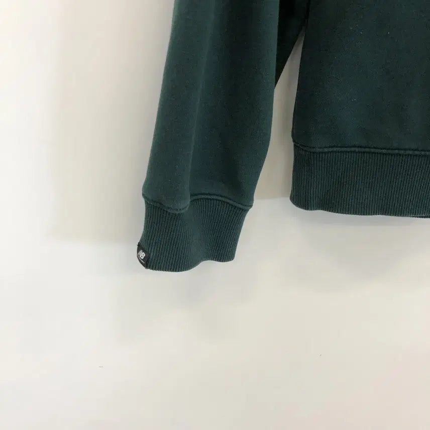 [BUNJANG] New Balance Green Sweatshirt (Size 100) / 뉴발란스 그린 스웻셔츠 100