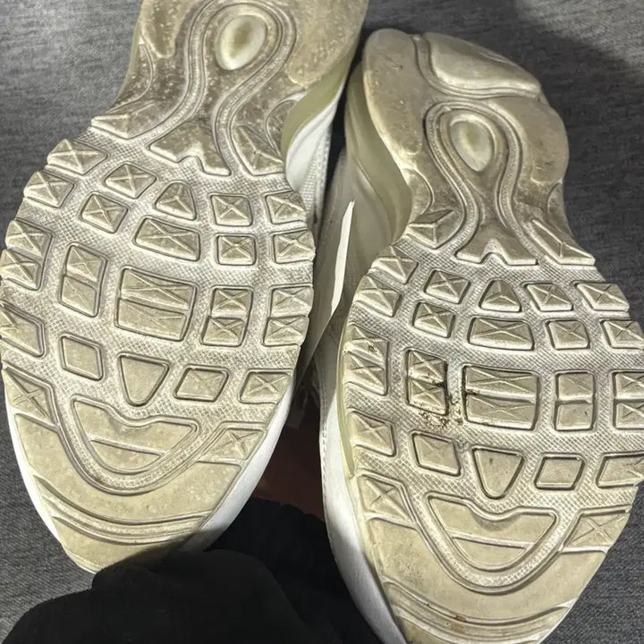 [BUNJANG] Nike Air Max Unisex Sneakers 250mm / 무료배송 나이키 에어멕스 남녀공용 운동화 250 사이즈