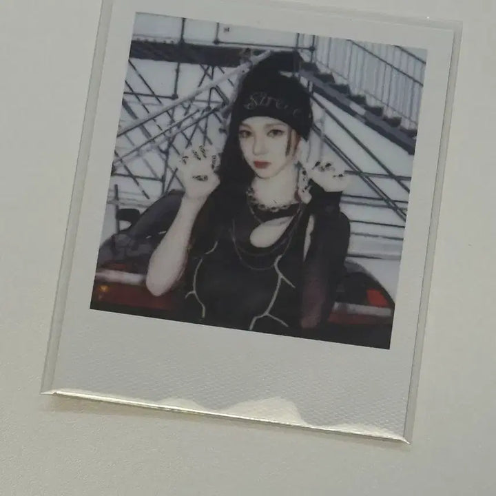 [BUNJANG] aespa Karina Wishful Merch Polaroid Photo / 카리나 에스파 위플래쉬 팝업 폴라로이드 사진