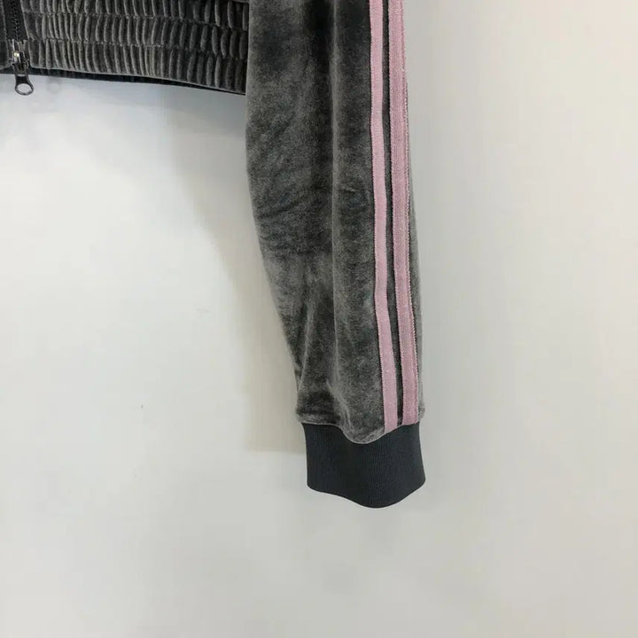 [SOLD OUT] NERDY 널디 크롭 벨벳져지 M