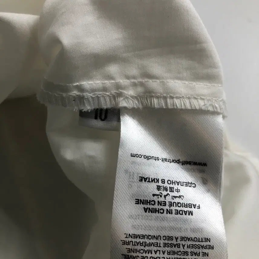 [SOLD OUT] 레이스 퍼프 반팔 블라우스 화이트