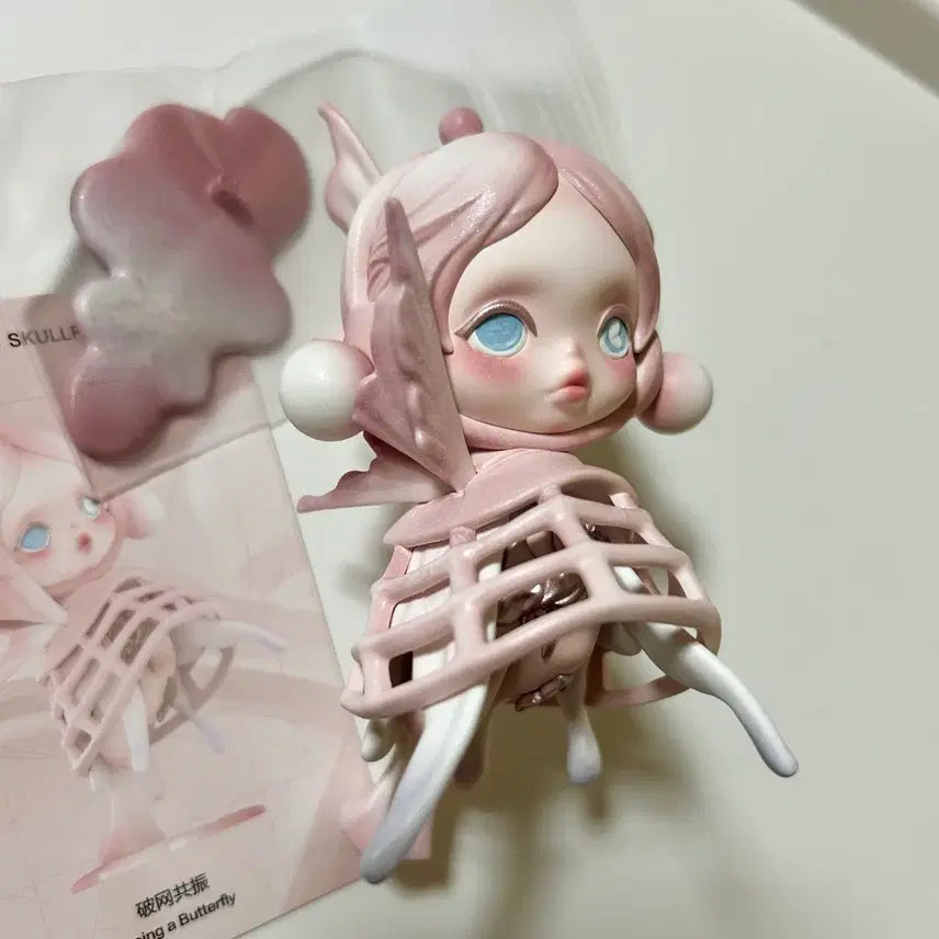 [BUNJANG] POP MART Skullpanda Paradox Butterfly Figure / 팝마트 스컬판다 패러독스 나비 판매합니다