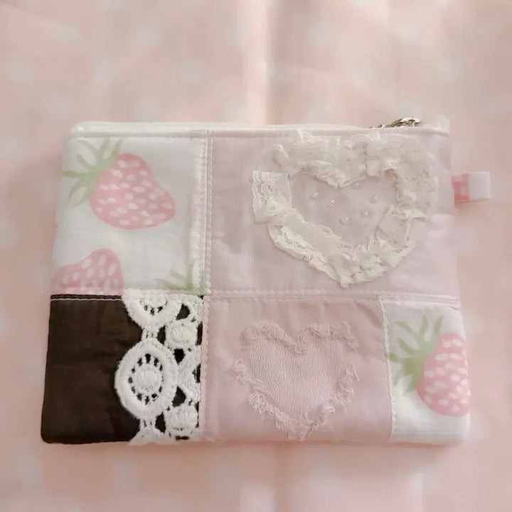 [BUNJANG] 124u Lace Frill Strawberry Chocolate Pouch / 124u 레이스 프릴 딸기초코 파우치 히메갸루 오네갸루