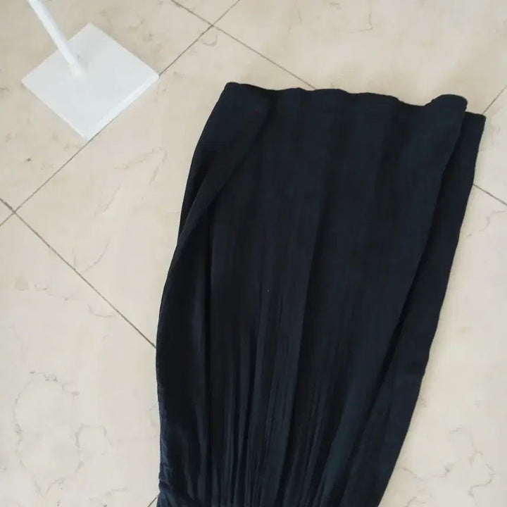 [BUNJANG] XIRENA Back Banding Long Skirt / XIRENA 시레나 백밴딩 롱스커트