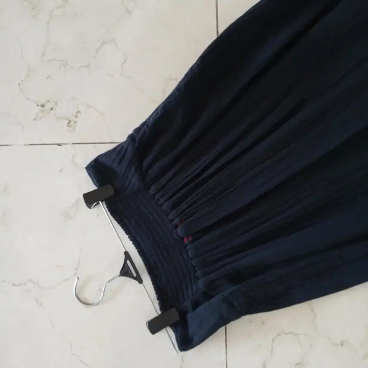 [BUNJANG] XIRENA Back Banding Long Skirt / XIRENA 시레나 백밴딩 롱스커트