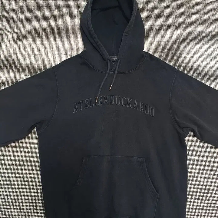[BUNJANG] BUCKAROO Atelier Embroidered Hoodie (Size M) / 버카루(BUCKAROO) 아뜰리에 자수 후드티 (M사이즈)