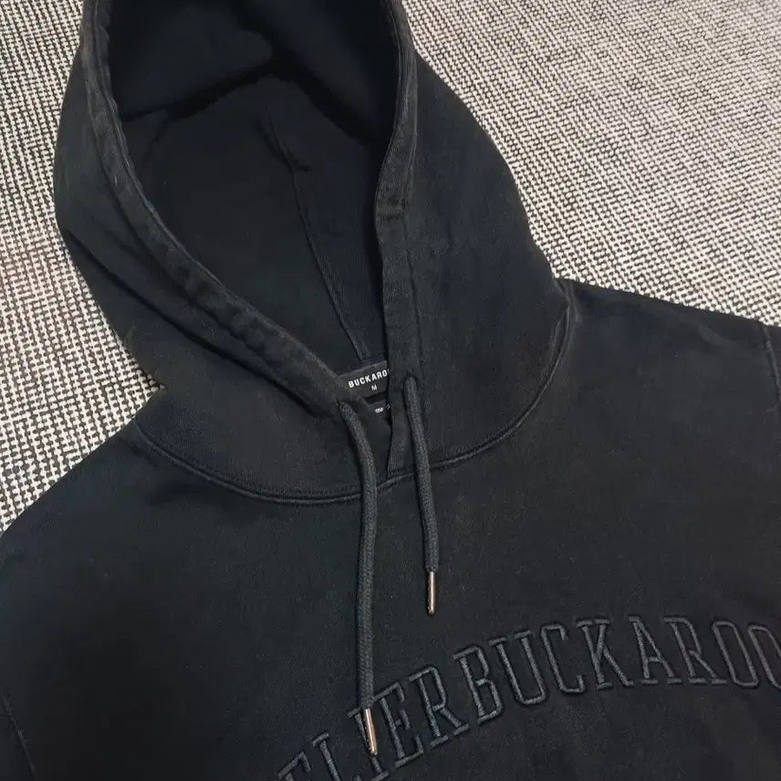 [BUNJANG] BUCKAROO Atelier Embroidered Hoodie (Size M) / 버카루(BUCKAROO) 아뜰리에 자수 후드티 (M사이즈)
