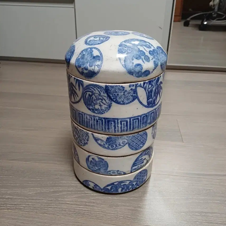 [BUNJANG] Joseon Dynasty Celadon Porcelain 4-Tier Food Container / 청화백자 4층 찬합