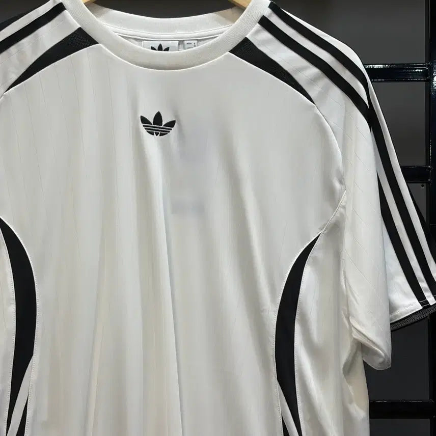 [BUNJANG] Adidas Adicolor Teamgeist T-Shirt (XL) / (XL) 아디다스(Adidas)의 아디컬러 팀가이스트 티셔츠 4.5