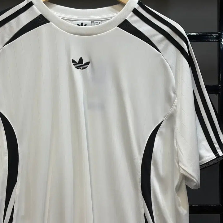 [BUNJANG] Adidas Adicolor Teamgeist T-Shirt (XL) / (XL) 아디다스(Adidas)의 아디컬러 팀가이스트 티셔츠 4.5