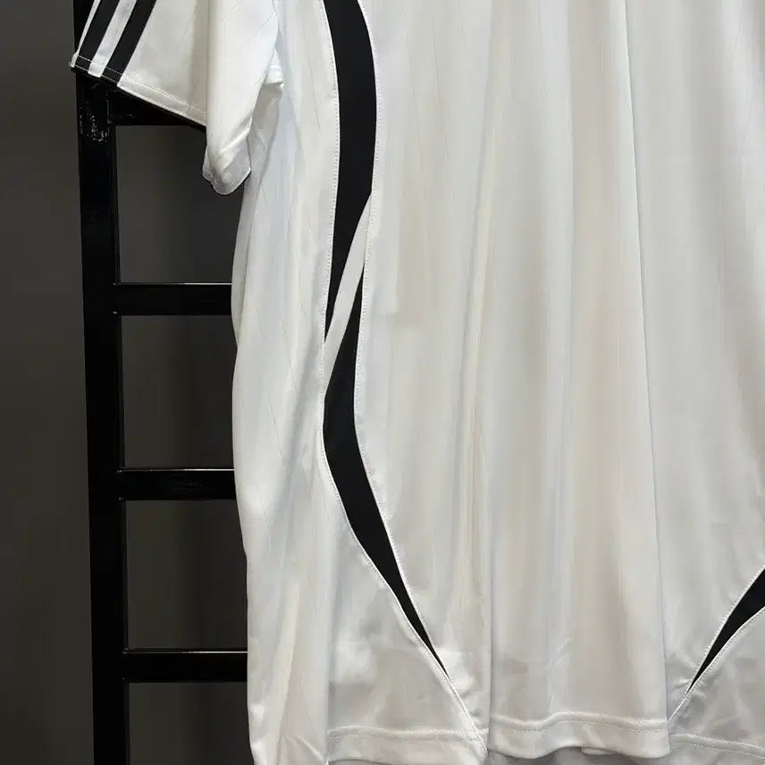 [BUNJANG] Adidas Adicolor Teamgeist T-Shirt (XL) / (XL) 아디다스(Adidas)의 아디컬러 팀가이스트 티셔츠 4.5
