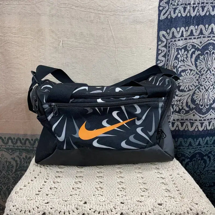[BUNJANG] Nike Brasilia Big Swoosh Mini Duffel Bag / [F] 나이키 브라질리아 빅스우시 미니 더플백 보스턴백 운동가방