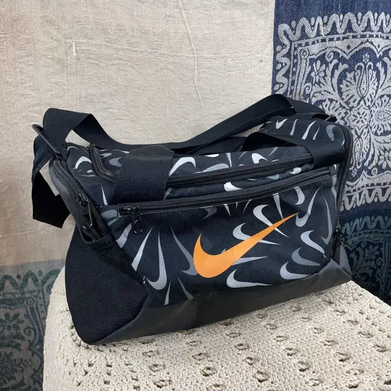 [BUNJANG] Nike Brasilia Big Swoosh Mini Duffel Bag / [F] 나이키 브라질리아 빅스우시 미니 더플백 보스턴백 운동가방