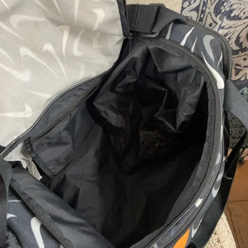 [BUNJANG] Nike Brasilia Big Swoosh Mini Duffel Bag / [F] 나이키 브라질리아 빅스우시 미니 더플백 보스턴백 운동가방