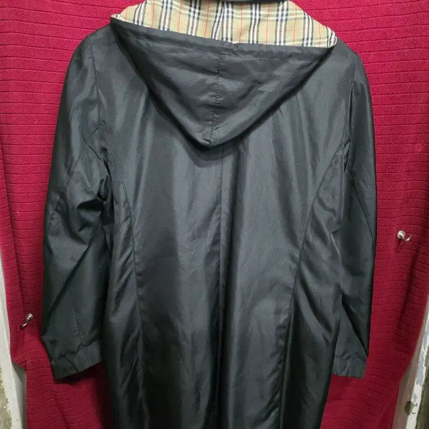 [BUNJANG] Burberry Black Hooded Windbreaker Coat (XL) / [XL]버버리 블랙 후드 바람막이코트 여성