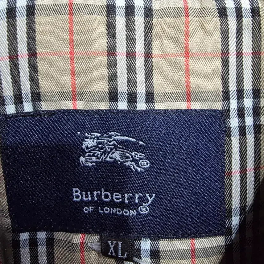 [BUNJANG] Burberry Black Hooded Windbreaker Coat (XL) / [XL]버버리 블랙 후드 바람막이코트 여성