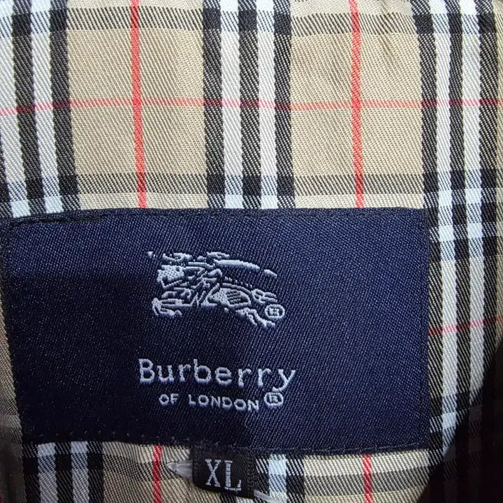 [BUNJANG] Burberry Black Hooded Windbreaker Coat (XL) / [XL]버버리 블랙 후드 바람막이코트 여성