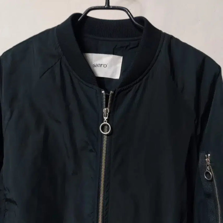 [BUNJANG] Siero Black Floral Embroidered Bomber Jacket / siero 검정색 꽃 자수 봄버 자켓