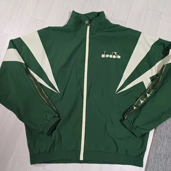 [BUNJANG] Diadora Oversized Track Jacket / 디아도라 오버사이즈 트랙자켓 100사이즈