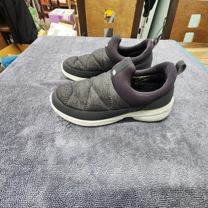 [BUNJANG] The North Face Padded Shoes (240) / 노스페이스 패딩신발(240)