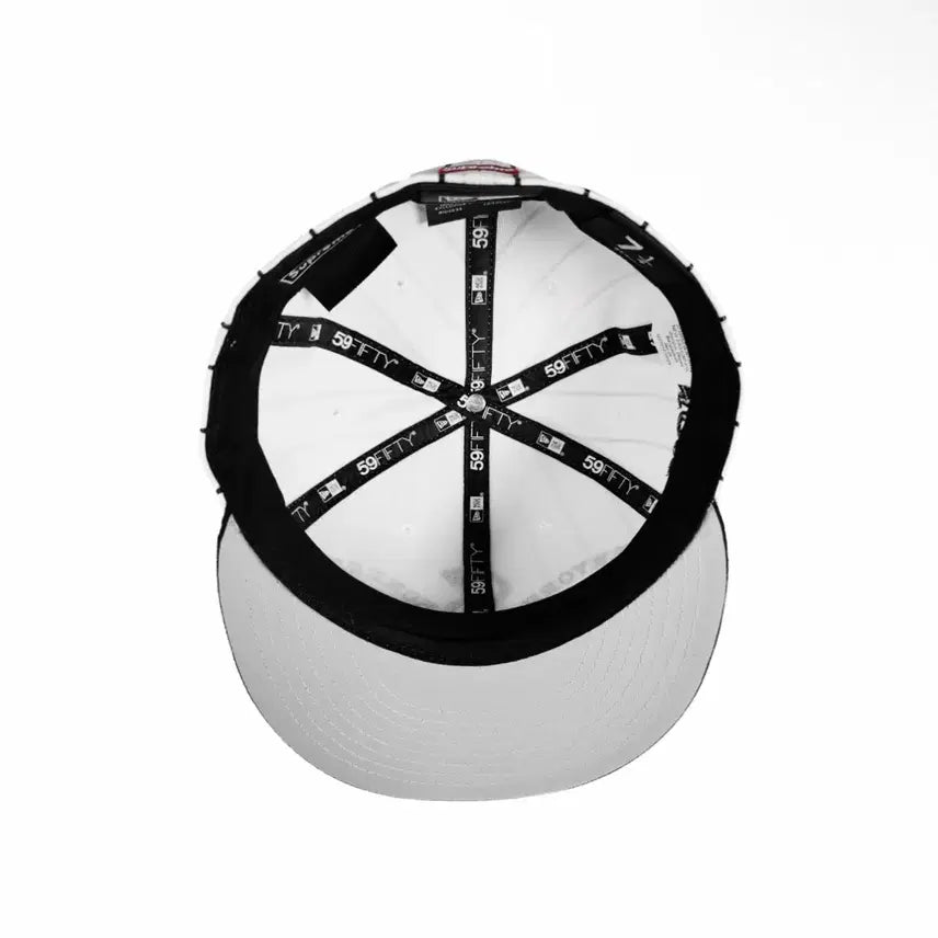 [SOLD OUT] [57.7cm] 슈프림 x 홈런 S로고 뉴에라 스트라이프 스냅백 모자