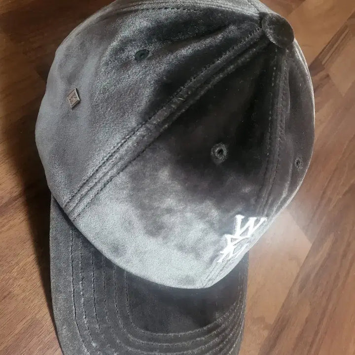 [BUNJANG] Wooyoungmi Velvet Ball Cap / 우영미 벨벳볼캡 프리사이즈 팝니다