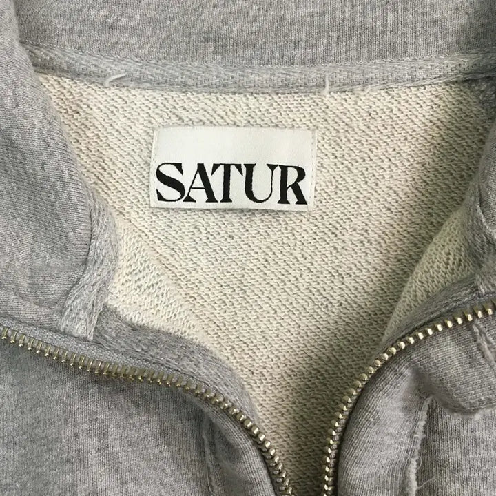 [BUNJANG] Satur Gray Sweatshirt Crop Half Zip (Size 85) / Satur 세터 그레이 스웻 셔츠 크롭 하프 집업(85)