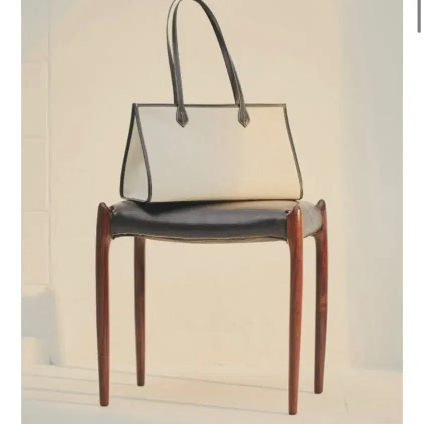 [SOLD OUT] [텍달린 미착용 새상품] 아비에무아 워크백 블랙