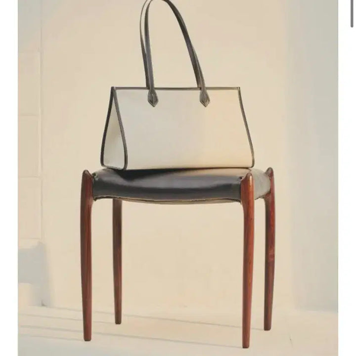 [SOLD OUT] [텍달린 미착용 새상품] 아비에무아 워크백 블랙