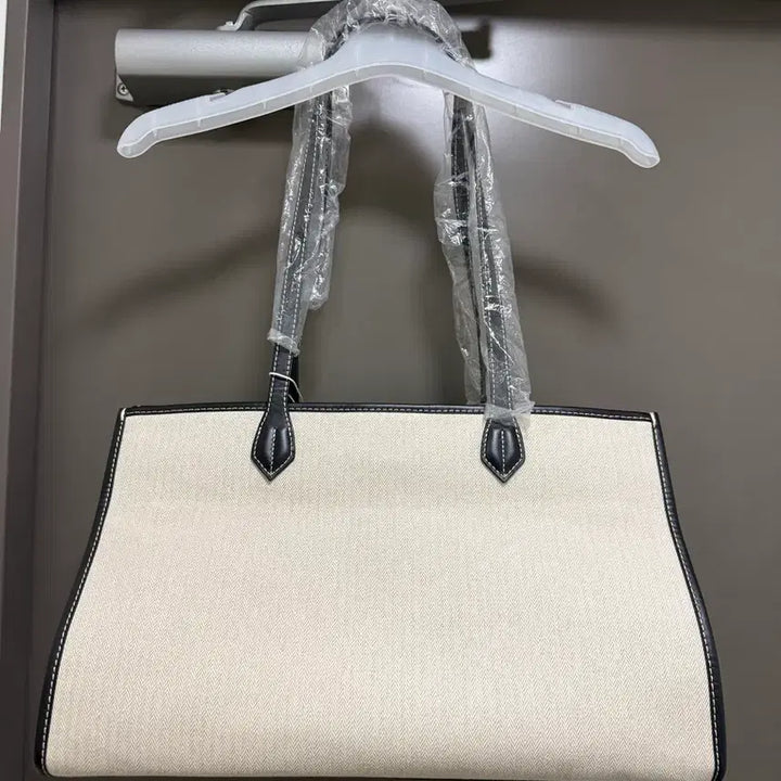[SOLD OUT] [텍달린 미착용 새상품] 아비에무아 워크백 블랙