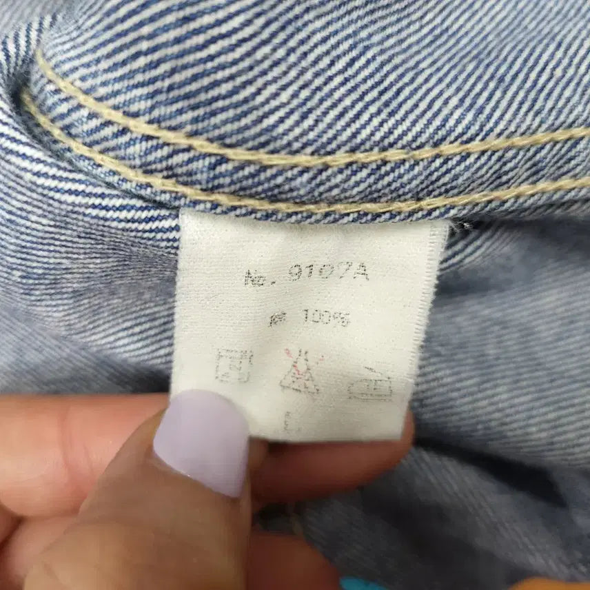 [BUNJANG] Japan One Piece Denim Work Jacket with Character Brooches / JAPAN 재팬 원피스 캐릭터뱃지 빈티지청자켓 워크자켓 데님자켓 C968