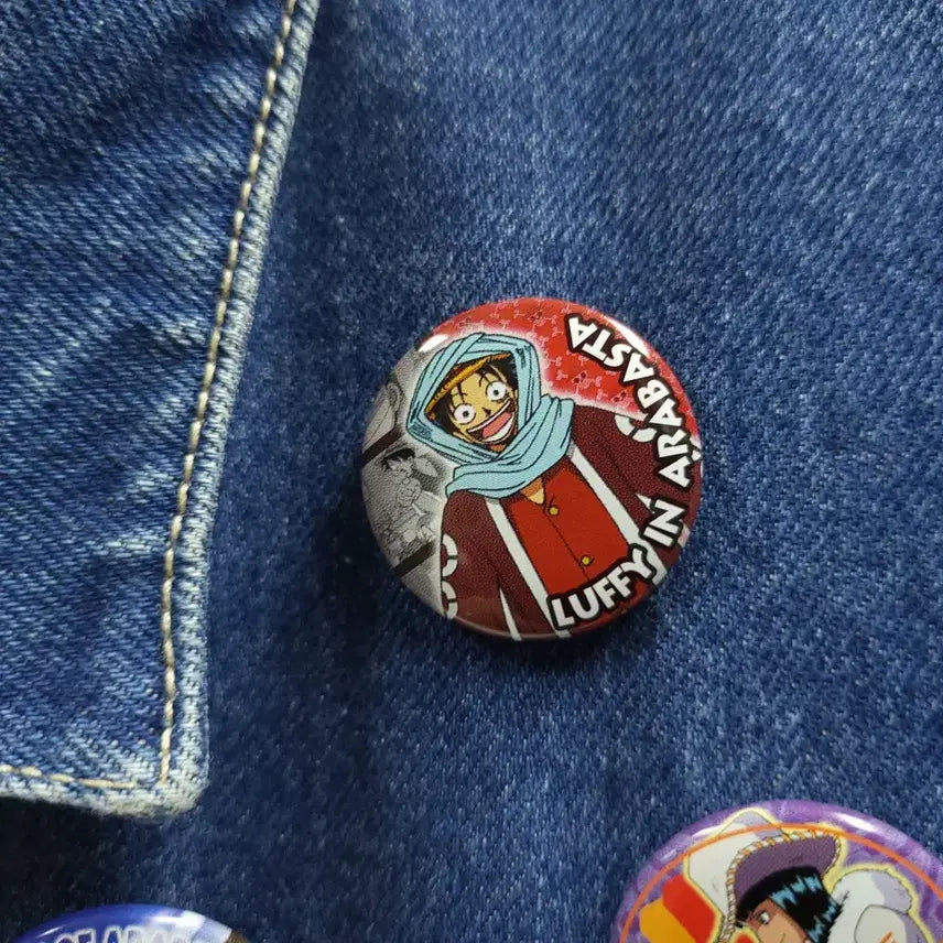 [BUNJANG] Japan One Piece Denim Work Jacket with Character Brooches / JAPAN 재팬 원피스 캐릭터뱃지 빈티지청자켓 워크자켓 데님자켓 C968
