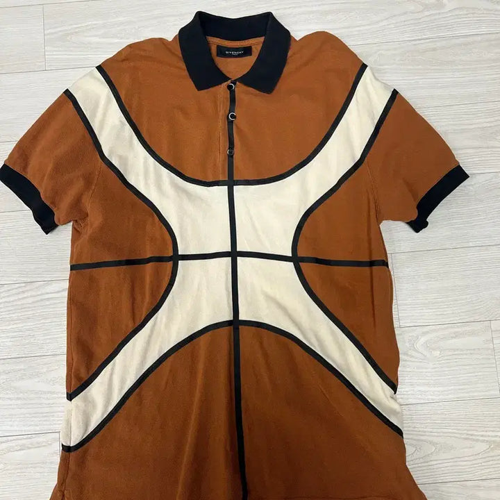 [BUNJANG] Givenchy Basketball Design Polo Shirt / 지방시 브라운 농구공 반팔 카라티